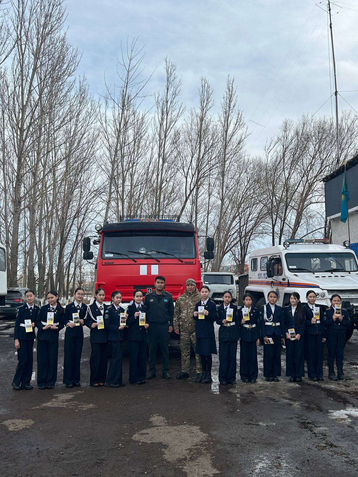 Аудандық төтенше жағдайлар және өрт сөндіру бөліміне топ саяхат ұйымдастырылды